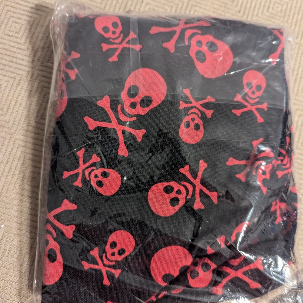 Skull Print Shoulder Bag - Black and Pink - Picture 2 of 4